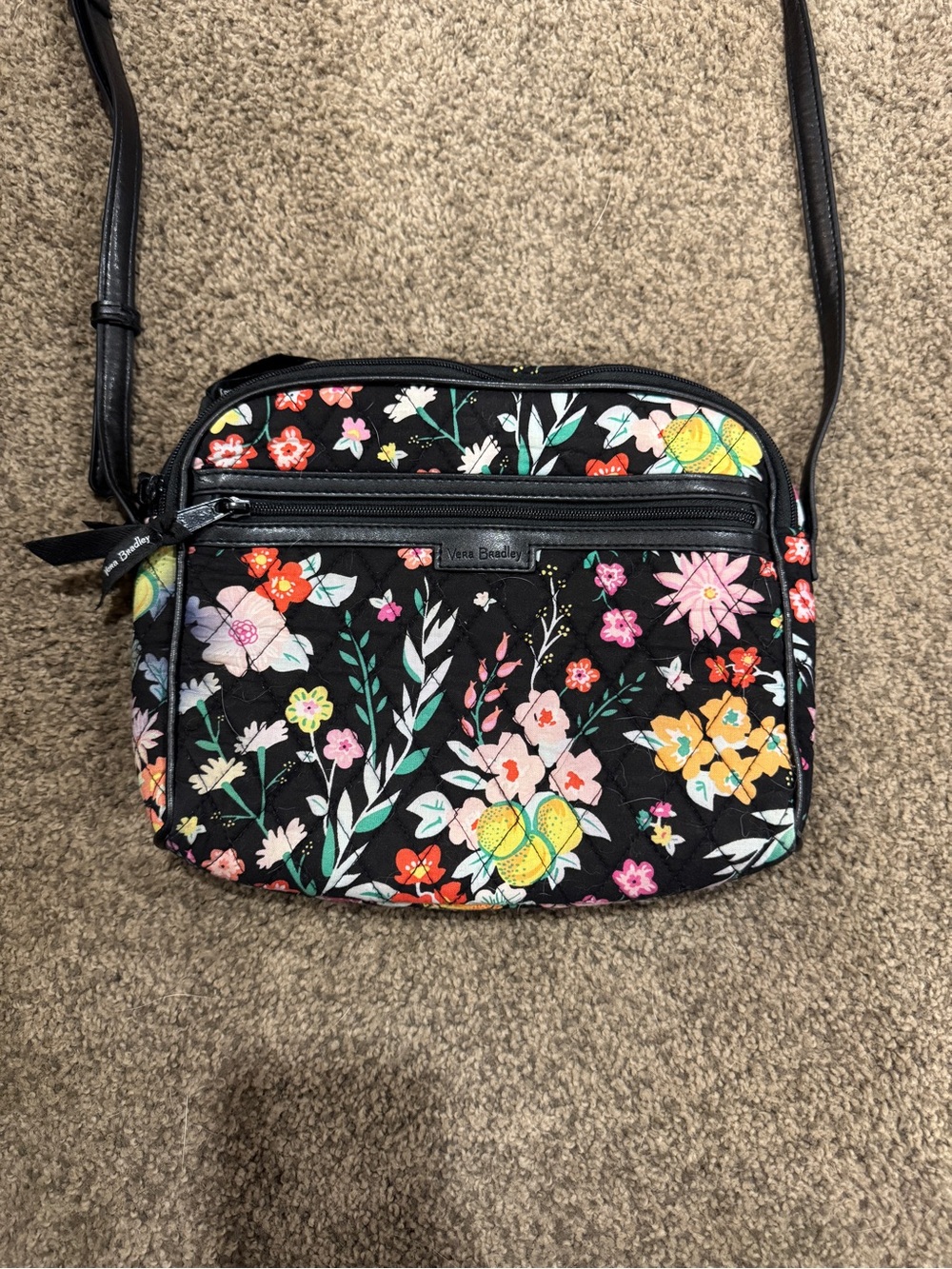 BLACK AND COLORFUL FLORAL VERA BRADLEY CROSSBODY BAG WITH LEATHER STRAP